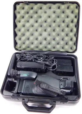 Vm-e22a Hitachi 8mm Video Camera Hard Case 3 Batteries Remote And Ac Cord As-is