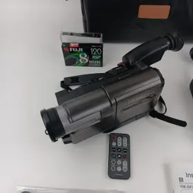 Vm-e410a Hitachi 8mm Video Camera Use Battery Pack Or 6 Aa Case Remote Tested #3