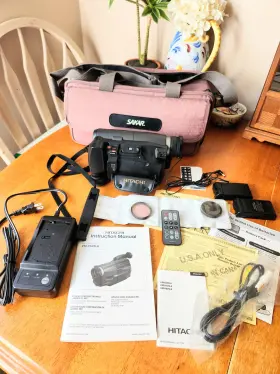 Vm-e625a Hitachi Camcorder Video Camera Remote Charger Lenses Batteries Bag