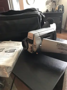 Vm-e645la Hitachi 8mm Dual Dsp Video Camcorder Camera Untested No Battery