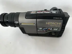 Vm-h650a Hitachi 8mm Video Camcorder Rapid Reflex 16 Bit D.s.p. 300x Digital Zoo