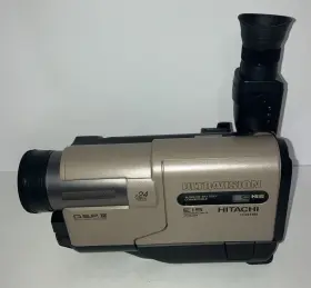 Vm-h710a Hitachi Video 8 Hi8 Camcorder 2 Batteries Charger Manual Tapes Bag #2