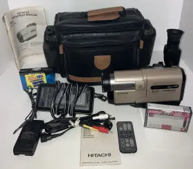 Vm-h710a Hitachi Video 8 Hi8 Camcorder 2 Batteries Charger Manual Tapes Bag