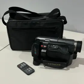 Vm-h720a Hitachi Ultravision 8mm Video Camera Working Remote And Bag