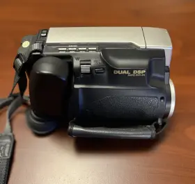 Vm-h755la Hitachi Hi- 8mm Video Camcorder #2