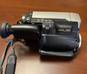Vm-h755la Hitachi Hi- 8mm Video Camcorder #3