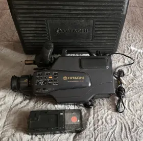 Vm2400a Hitachi Camcorder With Case Untested Powers On For Parts As Is