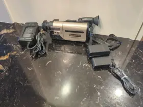 Vm-h38a Hitachi Wm-h38a Video 8 Hi8 Camcorder With Accessories. For Parts