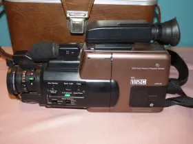 686-5620 Jcpenny Vhs Camcorder With Charger Ac Adapter 2 Batteries - For Parts Or Repair #2