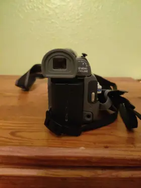 Gr-d90u Jvc 046838161018 Digital Video Camera Mini Dv Camcorder 700x Zoom With Charger #3