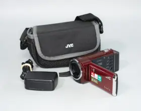 30ru Jvc Ma5 Everio Gz-hm Hd Camcorder Red With Charger And Case