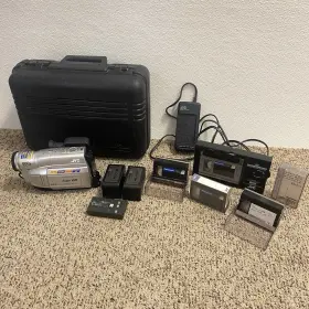Gr-sxm250u Jvc 43566 Compact Handheld Vhs Camcorder Video Camera Bundle Tested Works
