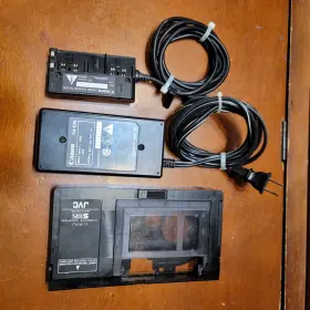 Ca-e7a Jvc And Canon Inch Lot Of 2 C-p7u Playpak Camcorder Power Adapter