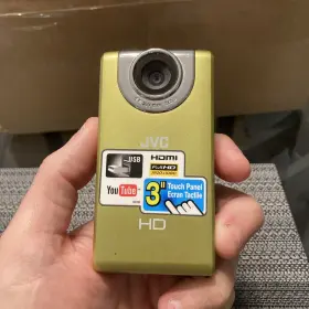 Gc-fm2yu Jvc Picsio Digital Palm Camcorder Camera - 1080p Hd Touchscreen Tested
