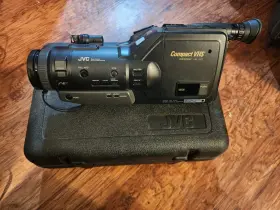 Gr-323u Jvc Portable Video Recorder With Charger And 3 Batteries Used/works Camera