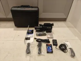 Gr-70 Jvc Super Vhs Camcorder With Extras