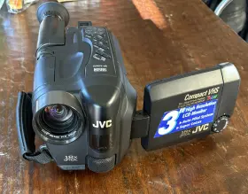 Gr-axm10 Jvc Gr-amx10 Compact Vhs Camcorder Bundle - Working And In Very Clean Condition
