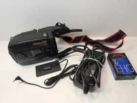 Gr-ax200 Jvc Compact Vhs 12x Zoom Camcorder With Accessories Bundle - Works