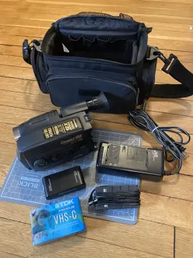Gr-ax201u Jvc Vhs-c Camcorder With Samsonite Case Charger Ac Adapter More