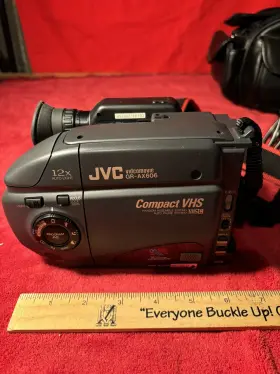 Gr-ax606bvhs Jvc Gr-ax606 Video Camera With Charger And Case. Battery Won T Charge