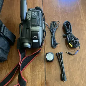 Gr-ax10u Jvc Gr-ax610 Model Black Compact Vhs Video Movie Camcorder No Battery Not Tested