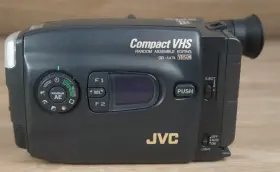 Gr-ax74 Jvc Compact Vhs Vhsc Video Camera - Bag Remote Charger And Battery