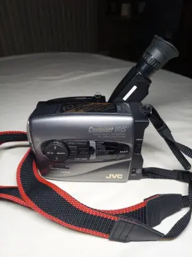 Gr-ax810u Jvc Gr-ax810 Compact Vhs Digital Signal Processing Camcorder With Batt. And Charger