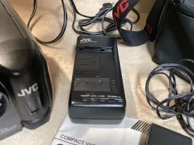 Gr-ax820u Jvc Gr-ax820 Compact Vhs Camcorder Two Batteries Case Charger- Tested #2