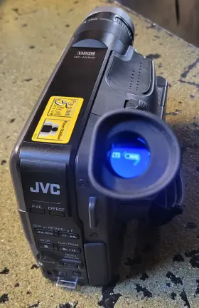Gr-ax840 Jvc Compact Vhs Vhs-c Camcorder Model Tested
