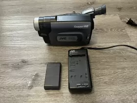 Gr-ax840u Jvc Vhs Compact Camcorder Video Camera With Charger And Batteries Tested #2