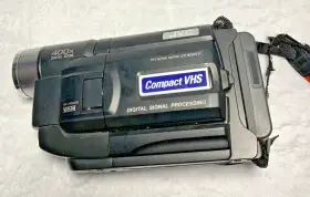 Gr-axm230 Jvc Compact Vhs Camcorder 400x Zoom With Battery - Not Tested No Charger