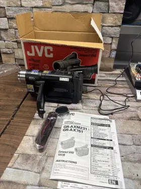 Gr-axm231u Jvc Camcorder Vhs With Box Charger Battery And Strap Has Flaws Read