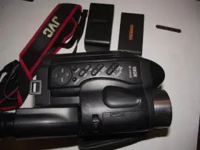 Gr-axm30u Jvc Vhs-c Camcorder With 2 Batteries And Case