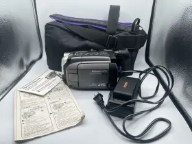 Gr-axm8ou Jvc Vintage Camcorder Video Recorder In Bag With Battery And Manuals