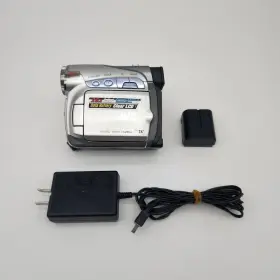 Gr-d250us Jvc Gr-d250u Minidv Camcorder With 25x Optical Zoom Battery And Charger