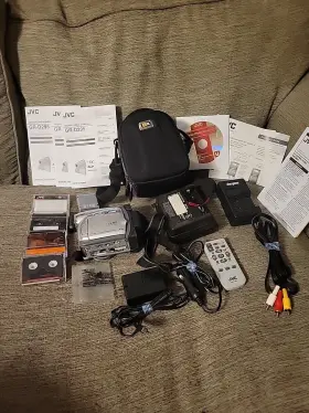 Gr-d295u Jvc Read Super Vhs Camcorder Bundle Tapes Bag Charger Batteries Remote