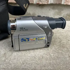 Gr-d32u Jvc Digital Video Camera 16x Optical Zoom Clean