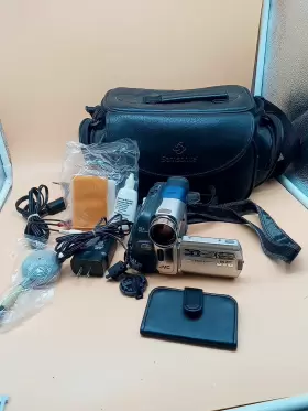 Gr-d33u Jvc Digital Video Camera Silver Minidv Camcorder With Charger Cable And Bag