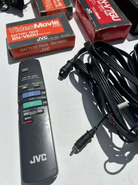Gr-d370u Jvc Lot Of Untested Battery Packs Misc. Cords Headphones And Bag Bnv6gu Bhv5u #2