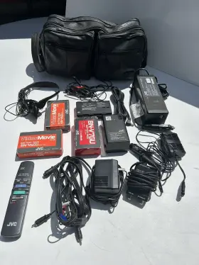 Gr-d370u Jvc Lot Of Untested Battery Packs Misc. Cords Headphones And Bag Bnv6gu Bhv5u