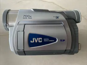Gr-d70u Jvc Gr-d70 Mini-camcorder Digital Video Camera With Battery And Charger - Excellent #2