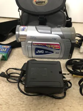 Gr-d70u Jvc 700x Digital Video Camera Camcorder Tested With Remote Case And Extras #2