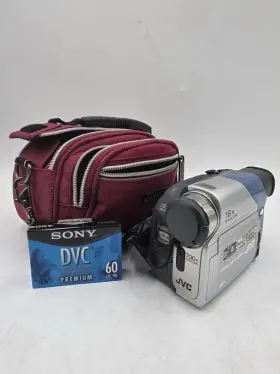 Gr-d73ek Jvc Handheld Minidv Camcorder Comes With Dvc And Case