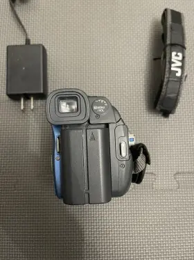 Gr-d73u Jvc Mini Digital Video Camera With Charger Vgc Parts Or Repair #3