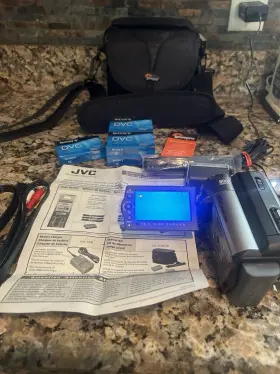 Gr-d850u Jvc Minidv Camcorder 800x Digital Zoom W Papers 5 Discs Case 2 Batteries Adapter #2