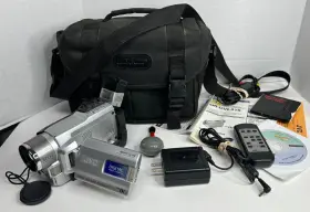 Gr-dvl315u Jvc Digital Video Camera Minidv Camcorder With Night Mode Full Bundle