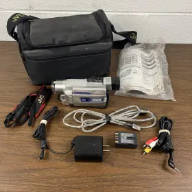 Gr-dvl317u Jvc Mini Dv Digital Camera With Charger Battery Bundle - Fully Tested