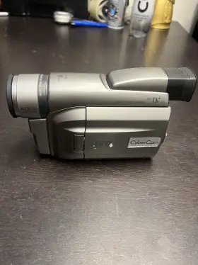Gr-dvl711u Jvc Minidv Digital Cybercam Camcorder 400x Zoom Untested