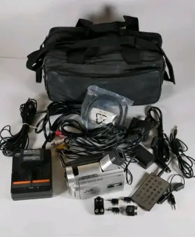 Gr-dvl9500u Jvc 200x Digital Zoom 3 In Screen Camcorder With Accessories Tested