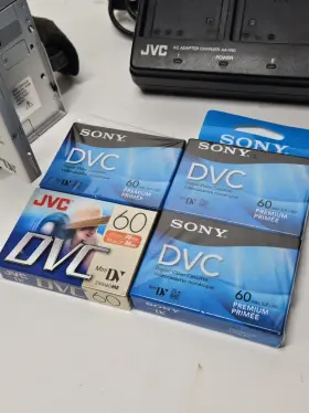 Gr-dvm50 Jvc Cybercam Digital Video Camera With Accessories And Tapes Works #3